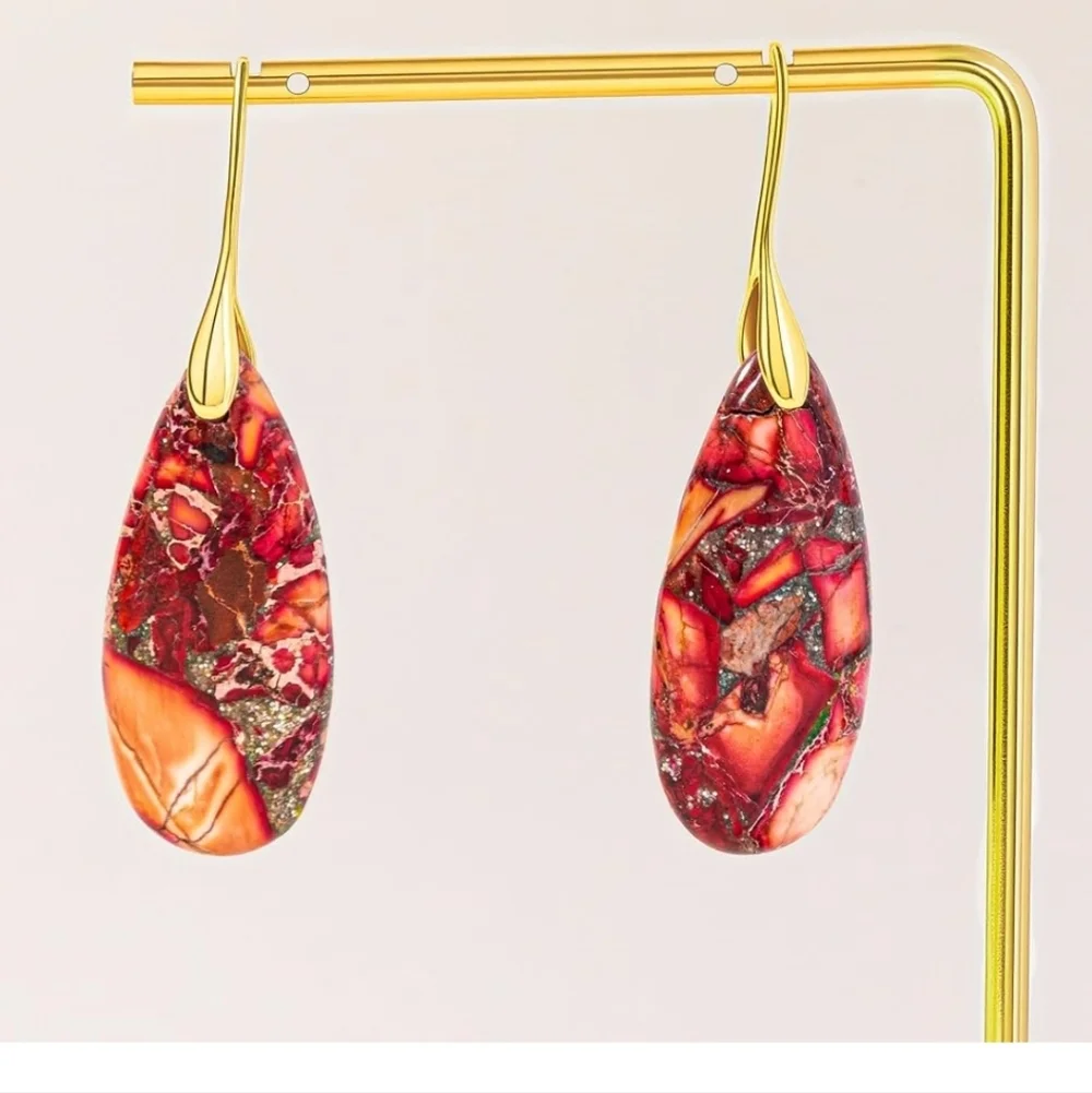 Elegant Red Dangle Earrings - Picture 3 of 8